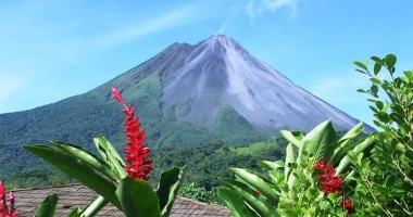 Ciudad, volcanes y playas